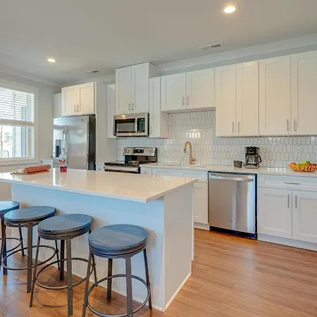 Modern Melrose-2 Bedroom Condo-5 Mins To Broadway